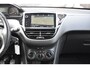 Peugeot 208 1.2 PureTech Signature / Carplay / Navi / Trekhaak / Airco / 17" LM / PDC