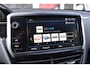 Peugeot 208 1.2 PureTech Signature / Carplay / Navi / Trekhaak / Airco / 17" LM / PDC