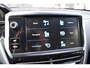 Peugeot 208 1.2 PureTech Signature / Carplay / Navi / Trekhaak / Airco / 17" LM / PDC