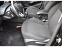 Peugeot 208 1.2 PureTech Signature / Carplay / Navi / Trekhaak / Airco / 17" LM / PDC