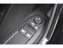 Peugeot 208 1.2 PureTech Signature / Carplay / Navi / Trekhaak / Airco / 17" LM / PDC