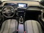 Peugeot 2008 1.2 PureTech Allure Clima | Cruise | 17'' Lichtmetalen velgen | Dodehoekbewaking | Camera voor+achter | Apple CarPlay / Android Auto | | Achteruitrijcamera | Airco (automatisch) | Buitenspiegels elektrisch verstel- en verwarmbaar
