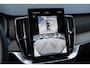 Volvo XC90 T8 Plug-in hybrid AWD Ultra Dark | Trekhaak | Bowers & Wilkins | Luchtvering | 360 Graden Camera | Apple Carplay | Geventileerde Stoelen | BLIS Dodehoekdetectie | Panoramadak | Standkachel
