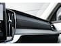 Volvo XC90 T8 Plug-in hybrid AWD Ultra Dark | Trekhaak | Bowers & Wilkins | Luchtvering | 360 Graden Camera | Apple Carplay | Geventileerde Stoelen | BLIS Dodehoekdetectie | Panoramadak | Standkachel