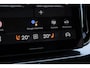 Volvo XC90 T8 Plug-in hybrid AWD Ultra Dark | Trekhaak | Bowers & Wilkins | Luchtvering | 360 Graden Camera | Apple Carplay | Geventileerde Stoelen | BLIS Dodehoekdetectie | Panoramadak | Standkachel