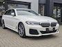 BMW 5-Serie Touring 530e High Executive + M-SPORT + LASER + PANO DAK + HARMAN KARDON + KEYLESS