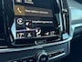 Volvo V90 2.0 T4 Momentum Pro / glazen panoramisch schuif-/kanteldak / Blis / Trekhaak / 18" Velgen /