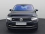 Volkswagen Tiguan 1.5TSI/150PK Life R line DSG · Navigatie · Apple/Android Car Play · Stoel-& stuurverwarming · Garantie tot april 2026 Of 100000km.