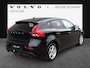 Volvo V40 T2 Momentum / verwarmbare voorstoelen / trekhaak / Xenon /