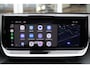 Peugeot 2008 1.2 100PK ALLURE | NAVIGATIE | APPLE CARPLAY/ANDROID AUTO | DAB RADIO | LED | PARKEERSENSOREN | ACHTERUIRIJCAMERA | DODEHOEKDETECTIE | 360° CAMERA | ADAPTIVE CRUISECONTROL | 3D-COCKPIT | ZWARTE DAKRAILS | 17" LICHTMETAAL |