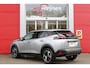 Peugeot 2008 1.2 100PK ALLURE | NAVIGATIE | APPLE CARPLAY/ANDROID AUTO | DAB RADIO | LED | PARKEERSENSOREN | ACHTERUIRIJCAMERA | DODEHOEKDETECTIE | 360° CAMERA | ADAPTIVE CRUISECONTROL | 3D-COCKPIT | ZWARTE DAKRAILS | 17" LICHTMETAAL |