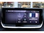 Peugeot 2008 1.2 100PK ALLURE | NAVIGATIE | APPLE CARPLAY/ANDROID AUTO | DAB RADIO | LED | PARKEERSENSOREN | ACHTERUIRIJCAMERA | DODEHOEKDETECTIE | 360° CAMERA | ADAPTIVE CRUISECONTROL | 3D-COCKPIT | ZWARTE DAKRAILS | 17" LICHTMETAAL |
