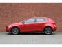 Volvo V40 T2 122PK Edition+ | Stoelverwarming | Navigatie | Cruise Control | Parkeersensoren achter | Sensus Connect premium audio | Regensensor | Climate control | LED koplampen