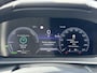 Toyota C-HR 1.8 Hybrid 140 First Edition | Bi-tone | Stoel- stuurverwarming | Elek. achterklep | Camera | PDC V+A