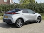 Toyota C-HR 1.8 Hybrid 140 First Edition | Bi-tone | Stoel- stuurverwarming | Elek. achterklep | Camera | PDC V+A