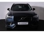 Volvo XC90 T8 Recharge AWD Plus Dark - LONG RANGE - IntelliSafe Assist & Surround - 360º Camera - Harman/Kardon audio - Adaptieve LED koplampen - Verwarmde voorstoelen, stuur & achterbank - Parkeersensoren voor & achter - Elektr. bedienb. voorstoelen met geheugen - Draadloze tel. lader - Extra getint glas - Elektr. inklapbare trekhaak - 20' LMV