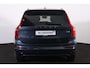 Volvo XC90 T8 Recharge AWD Plus Dark - LONG RANGE - IntelliSafe Assist & Surround - 360º Camera - Harman/Kardon audio - Adaptieve LED koplampen - Verwarmde voorstoelen, stuur & achterbank - Parkeersensoren voor & achter - Elektr. bedienb. voorstoelen met geheugen - Draadloze tel. lader - Extra getint glas - Elektr. inklapbare trekhaak - 20' LMV