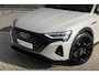 Audi Q8 e-tron 55 quattro Advanced Edition Plus 115 kWh | Panoramadak | Siambeige | Sportstoelen | Leder-Dinamica | Optiek zwart | 22" LM velgen | Stuurverwarming | Tweede laadpunt