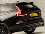 Volvo V60 2.0 T8 Twin Engine AWD R-Design 391Pk Automaat (PANORAMADAK, BLACK EDITION, HEAD-UP DISPLAY, LEDER, MEMORY SEATS, STUUR/STOELVERWARMING, HARMAN/KARODN, 360 CAMERA, ADAPTIVE CRUISE, KEYLESS, NIEUWSTAAT)
