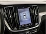 Volvo V60 2.0 T8 Twin Engine AWD R-Design 391Pk Automaat (PANORAMADAK, BLACK EDITION, HEAD-UP DISPLAY, LEDER, MEMORY SEATS, STUUR/STOELVERWARMING, HARMAN/KARODN, 360 CAMERA, ADAPTIVE CRUISE, KEYLESS, NIEUWSTAAT)