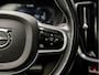 Volvo V60 2.0 T8 Twin Engine AWD R-Design 391Pk Automaat (PANORAMADAK, BLACK EDITION, HEAD-UP DISPLAY, LEDER, MEMORY SEATS, STUUR/STOELVERWARMING, HARMAN/KARODN, 360 CAMERA, ADAPTIVE CRUISE, KEYLESS, NIEUWSTAAT)