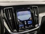 Volvo V60 2.0 T8 Twin Engine AWD R-Design 391Pk Automaat (PANORAMADAK, BLACK EDITION, HEAD-UP DISPLAY, LEDER, MEMORY SEATS, STUUR/STOELVERWARMING, HARMAN/KARODN, 360 CAMERA, ADAPTIVE CRUISE, KEYLESS, NIEUWSTAAT)