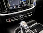 Volvo V60 2.0 T8 Twin Engine AWD R-Design 391Pk Automaat (PANORAMADAK, BLACK EDITION, HEAD-UP DISPLAY, LEDER, MEMORY SEATS, STUUR/STOELVERWARMING, HARMAN/KARODN, 360 CAMERA, ADAPTIVE CRUISE, KEYLESS, NIEUWSTAAT)