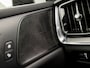 Volvo V60 2.0 T8 Twin Engine AWD R-Design 391Pk Automaat (PANORAMADAK, BLACK EDITION, HEAD-UP DISPLAY, LEDER, MEMORY SEATS, STUUR/STOELVERWARMING, HARMAN/KARODN, 360 CAMERA, ADAPTIVE CRUISE, KEYLESS, NIEUWSTAAT)