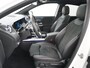 Mercedes-Benz GLA 200 AMG Business Solution | Panorama - Schuifdak | Trekhaak Wegklapbaar | Sfeerverlichting | Achteruitrij Camera | Stoelverwarming Voor | DAB+ Radio