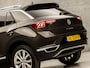 Volkswagen T-Roc 1.5 TSI Sport 150Pk (PANORAMADAK, VIRTUAL COCKPIT, APPLE CARPLAY, STUUR/STOELVERWARMING, LEDER, LED KOPLAMPEN, KEYLESS, ADAPTIVE CRUISE, GETINT GLAS, NIEUWSTAAT)