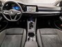 Volkswagen Golf 1.5 TSI Sport (SCHUIFDAK, 4 CILINDER, MEMORY SEATS, HEAD-UP DISPLAY, STUUR/STOELVERWARMING, DYNAMISCHE KNIPPERLICHTEN, SPORTSTOELEN, CAMERA, GETINT GLAS, ALCANTARA, NIEUWE APK, NIEUWSTAAT)