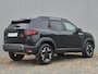Dacia Duster 1.6 Hybrid 140 Extreme Automaat / Pack winter / Navigatie via Apple Carplay of Android Auto / Stuur-, Stoel en Voorruitverwarming / Achteruitrijcamera / Cruise control / Keyless Entry/Start / Climate control /
