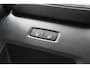 Volvo XC60 B5 Plus Dark | Incl. 12 maanden garantie | Trekhaak | Cruise Control | Verwarmde stoelen | Verwarmd stuurwiel | Apple Carplay/Android Auto | Elektrisch verstelbare voorstoelen | Elektrisch bedienbare achterklep | Lichtmetalen velgen | Bluetooth | DAB
