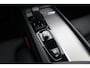 Volvo XC60 B5 Plus Dark | Incl. 12 maanden garantie | Trekhaak | Cruise Control | Verwarmde stoelen | Verwarmd stuurwiel | Apple Carplay/Android Auto | Elektrisch verstelbare voorstoelen | Elektrisch bedienbare achterklep | Lichtmetalen velgen | Bluetooth | DAB