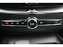 Volvo XC60 B5 Plus Dark | Incl. 12 maanden garantie | Trekhaak | Cruise Control | Verwarmde stoelen | Verwarmd stuurwiel | Apple Carplay/Android Auto | Elektrisch verstelbare voorstoelen | Elektrisch bedienbare achterklep | Lichtmetalen velgen | Bluetooth | DAB