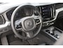 Volvo XC60 B5 Plus Dark | Incl. 12 maanden garantie | Trekhaak | Cruise Control | Verwarmde stoelen | Verwarmd stuurwiel | Apple Carplay/Android Auto | Elektrisch verstelbare voorstoelen | Elektrisch bedienbare achterklep | Lichtmetalen velgen | Bluetooth | DAB