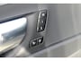 Volvo XC60 B5 Plus Dark | Incl. 12 maanden garantie | Trekhaak | Cruise Control | Verwarmde stoelen | Verwarmd stuurwiel | Apple Carplay/Android Auto | Elektrisch verstelbare voorstoelen | Elektrisch bedienbare achterklep | Lichtmetalen velgen | Bluetooth | DAB