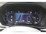 Volvo XC60 B5 Plus Dark | Incl. 12 maanden garantie | Trekhaak | Cruise Control | Verwarmde stoelen | Verwarmd stuurwiel | Apple Carplay/Android Auto | Elektrisch verstelbare voorstoelen | Elektrisch bedienbare achterklep | Lichtmetalen velgen | Bluetooth | DAB