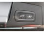 Volvo XC60 B5 Plus Dark | Incl. 12 maanden garantie | Trekhaak | Cruise Control | Verwarmde stoelen | Verwarmd stuurwiel | Apple Carplay/Android Auto | Elektrisch verstelbare voorstoelen | Elektrisch bedienbare achterklep | Lichtmetalen velgen | Bluetooth | DAB