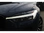 Volvo XC60 B5 Plus Dark | Incl. 12 maanden garantie | Trekhaak | Cruise Control | Verwarmde stoelen | Verwarmd stuurwiel | Apple Carplay/Android Auto | Elektrisch verstelbare voorstoelen | Elektrisch bedienbare achterklep | Lichtmetalen velgen | Bluetooth | DAB