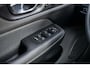 Volvo V60 T6 Recharge AWD R-Design | Trekhaak | Adaptive cruise control | Navigatie | Harman/Kardon | Stoel- Stuur-verw | BLIS | 360 camera | Actieve LED koplampen | Gelamineerde zijruiten | Apple Carplay / Android Auto |