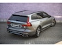 Volvo V60 T6 Recharge AWD R-Design | Trekhaak | Adaptive cruise control | Navigatie | Harman/Kardon | Stoel- Stuur-verw | BLIS | 360 camera | Actieve LED koplampen | Gelamineerde zijruiten | Apple Carplay / Android Auto |