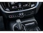 Volvo V60 T6 Recharge AWD R-Design | Trekhaak | Adaptive cruise control | Navigatie | Harman/Kardon | Stoel- Stuur-verw | BLIS | 360 camera | Actieve LED koplampen | Gelamineerde zijruiten | Apple Carplay / Android Auto |
