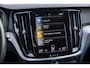 Volvo V60 T6 Recharge AWD R-Design | Trekhaak | Adaptive cruise control | Navigatie | Harman/Kardon | Stoel- Stuur-verw | BLIS | 360 camera | Actieve LED koplampen | Gelamineerde zijruiten | Apple Carplay / Android Auto |