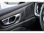 Volvo V60 T6 Recharge AWD R-Design | Trekhaak | Adaptive cruise control | Navigatie | Harman/Kardon | Stoel- Stuur-verw | BLIS | 360 camera | Actieve LED koplampen | Gelamineerde zijruiten | Apple Carplay / Android Auto |