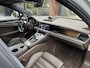 Porsche Panamera Sport Turismo 4.0 Turbo S E-Hybrid Keramisch Panoramadak Sportdesign Sportchrono Vossen 22”LM Krijt Grijs 680 PK!