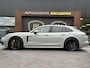 Porsche Panamera Sport Turismo 4.0 Turbo S E-Hybrid Keramisch Panoramadak Sportdesign Sportchrono Vossen 22”LM Krijt Grijs 680 PK!