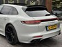 Porsche Panamera Sport Turismo 4.0 Turbo S E-Hybrid Keramisch Panoramadak Sportdesign Sportchrono Vossen 22”LM Krijt Grijs 680 PK!
