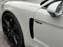 Porsche Panamera Sport Turismo 4.0 Turbo S E-Hybrid Keramisch Panoramadak Sportdesign Sportchrono Vossen 22”LM Krijt Grijs 680 PK!