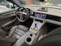 Porsche Panamera Sport Turismo 4.0 Turbo S E-Hybrid Keramisch Panoramadak Sportdesign Sportchrono Vossen 22”LM Krijt Grijs 680 PK!